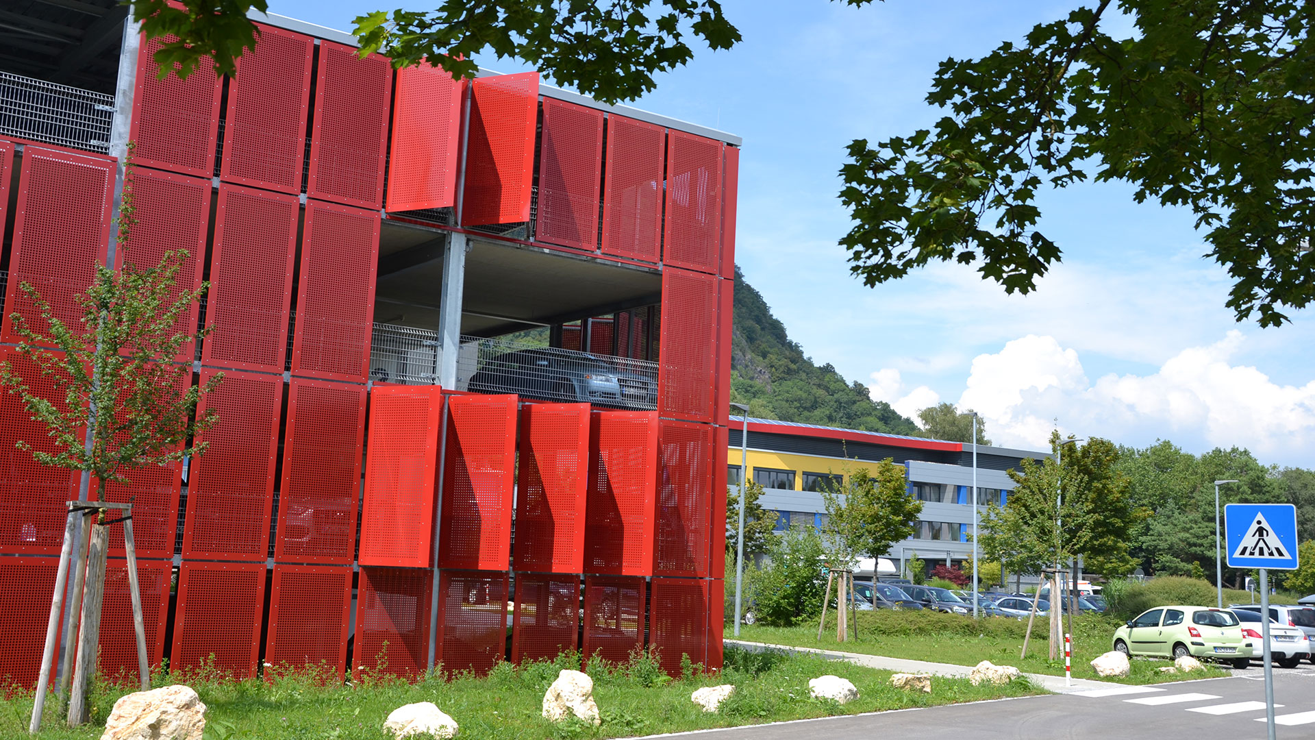 Öffentliches Parkhaus mit 335 Stellplätzen